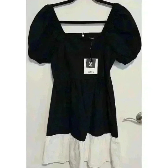 Very J Dresses & Skirts - Very J Party Dress Black with White Ruffle‎ Puff Sleeves, Size S